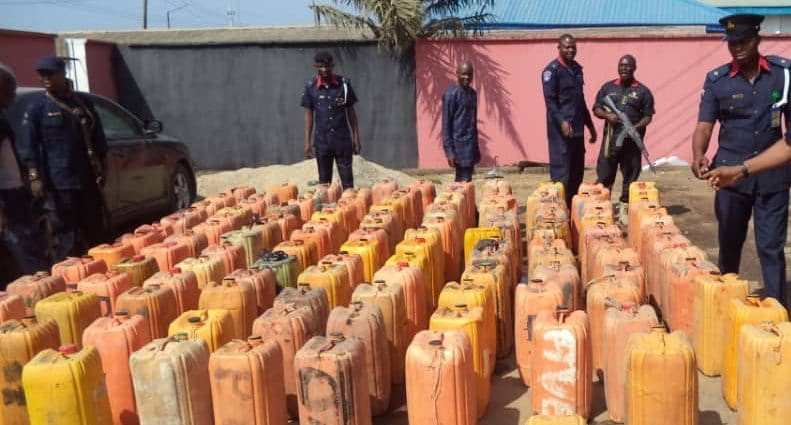 Boat Carrying 800 Jerrycans Of Gasoline Is Seized By The Navy