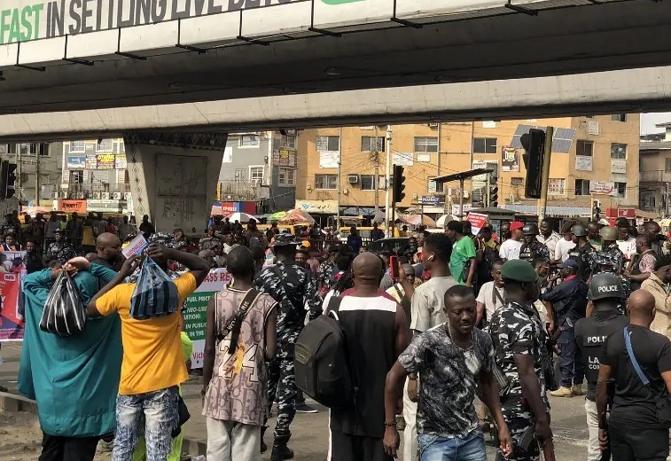 EndBadGovernance: Protesters Demolish Posters And Litter The Gombe Government Residence