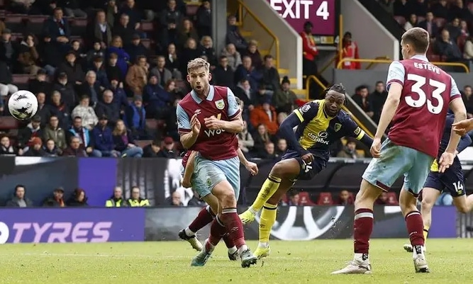 Bournemouth Moves Burnley Closer To Relegation With A 2-0 Victory