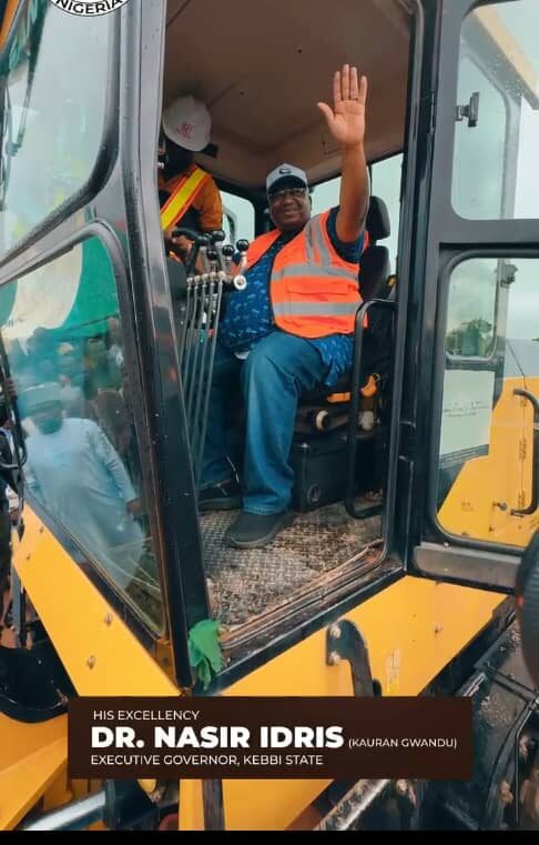 Gov. Idris Flags Off Construction Of Roads Project In Shanga LGA