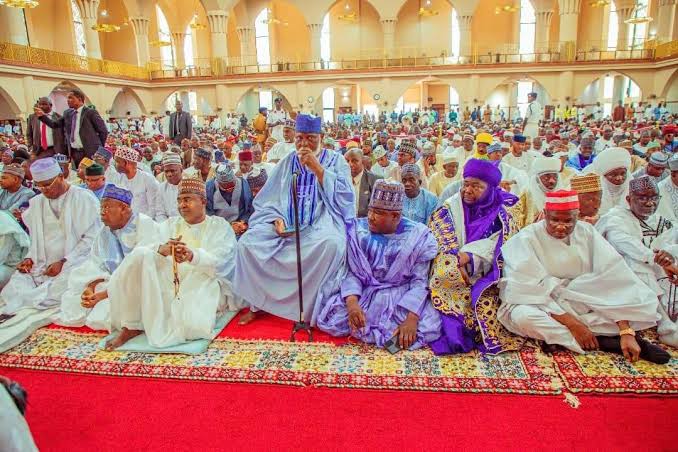 Ganduje And Kwankwaso Stay Apart At The Wedding Of Atiku's Daughter